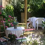 D'hotes Des 3 Rois Bed & Breakfast 3*